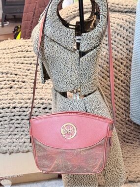 Pink n Pretty Vtg Nina Ricci Crossbody